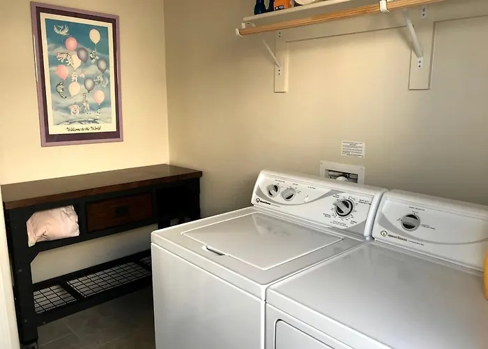 Pet-friendly Modern Vacation With Vermilion Cliffs Views, Boat Parking & Fenced Yard Near Horseshoe Bend & Powell, Arizona Page