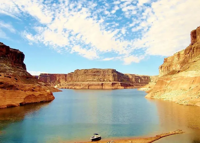 Pet-friendly Modern Vacation With Vermilion Cliffs Views, Boat Parking & Fenced Yard Near Horseshoe Bend & Powell, Arizona