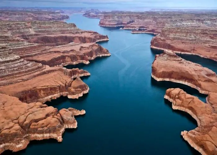 Pet-friendly Modern Vacation With Vermilion Cliffs Views, Boat Parking & Fenced Yard Near Horseshoe Bend & Powell, Arizona Page